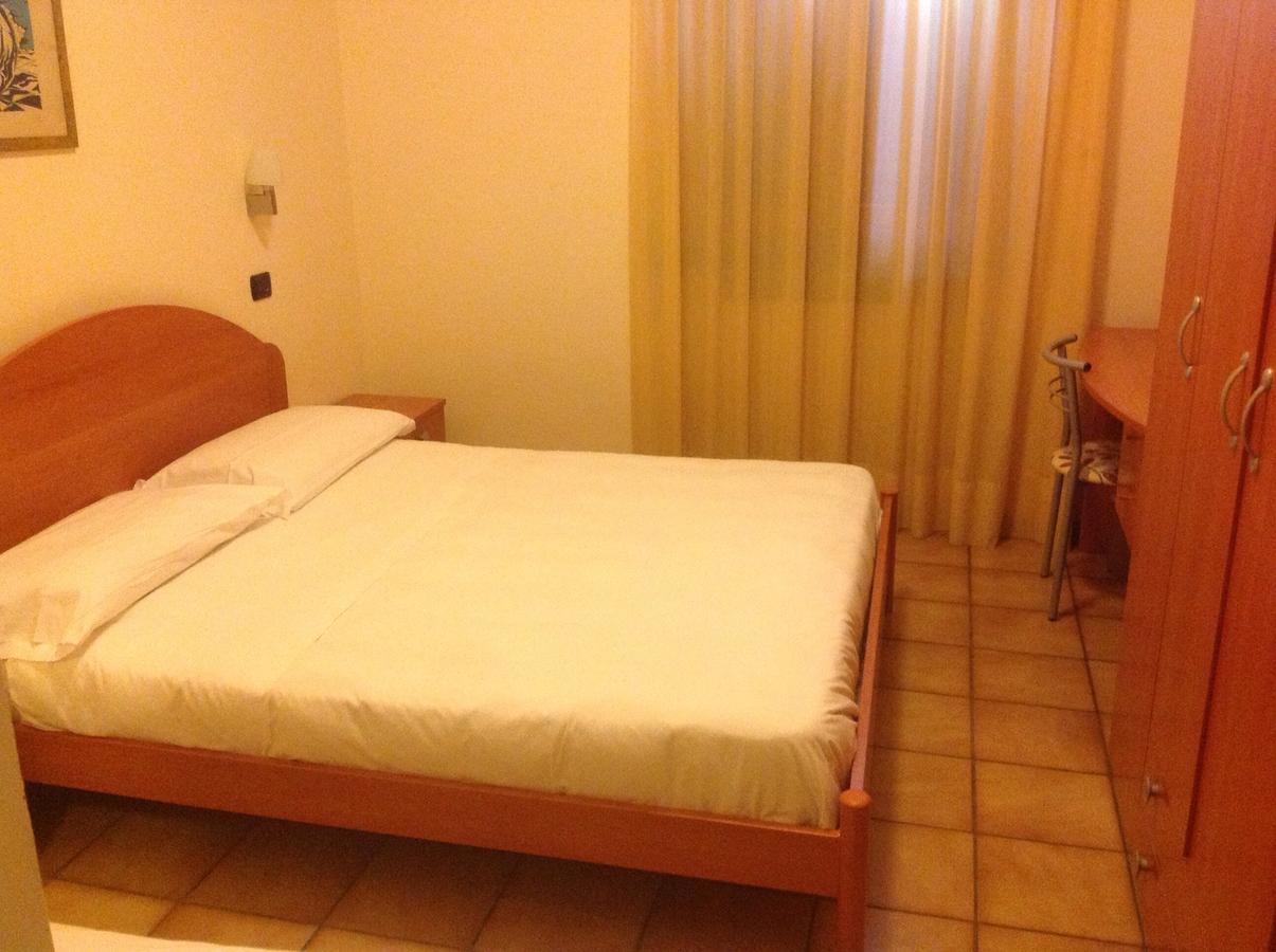 Il Borghetto Hotel Ristorante 拉默齐亚泰尔默 外观 照片