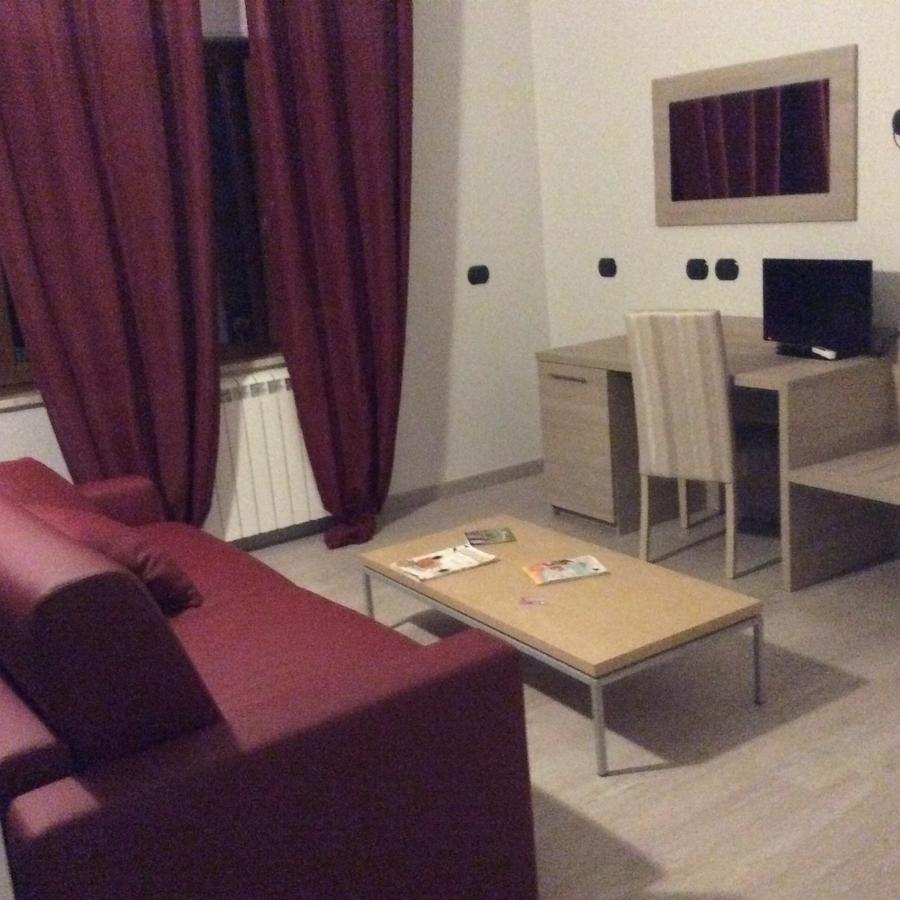 Il Borghetto Hotel Ristorante 拉默齐亚泰尔默 外观 照片
